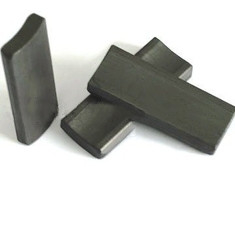chất lượng  1.2KW Starter Permanent Ferrite Magnet Segment Ferrite Arc Magnet nhà máy