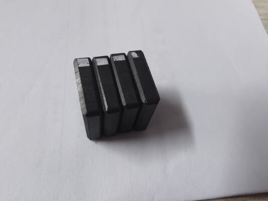 Nam châm Ferrite Vĩnh cửu Y33 SrO 6Fe2O3 cho Máy tách Từ tính TS16949