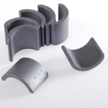 Nam châm hồ quang Ferrite phân đoạn cứng