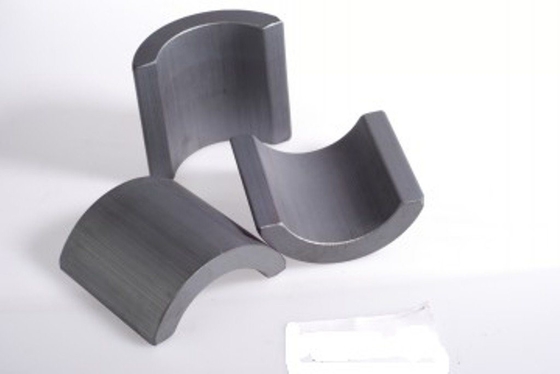 Ghế ngồi tùy chỉnh Nam châm Ferrite thiêu kết cho 775 750 Series Dụng cụ điện