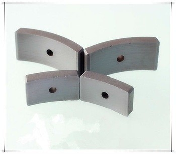 Nam châm Ferrite cứng vĩnh viễn Phân đoạn Máy phát điện khác nhau Y35 nam châm ferrite