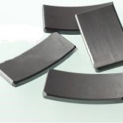 Nam châm Ferrite vĩnh viễn năng lượng cao với lực ép cao