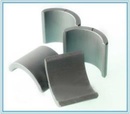 Phân đoạn nam châm Ferrite vĩnh viễn cho các công cụ điện khác nhau