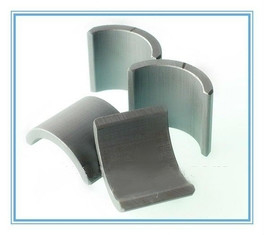 Gạt nước cứng Nam châm động cơ Ferrite Hình dạng ngói Strontium Anisotropic
