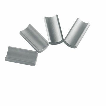 Bơm nhiên liệu Nam châm hồ quang lớn Phân đoạn SrO 6Fe2O3 Gốm xử lý