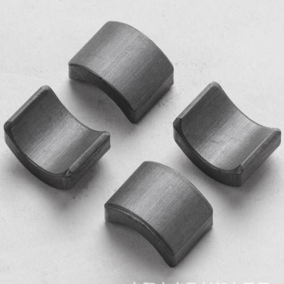 Nam châm động cơ Ferrite gốm tùy chỉnh cho động cơ bơm ô tô Nam châm Ferrite Bari